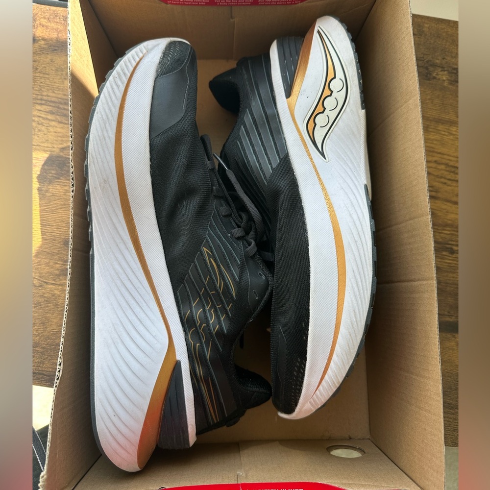 Saucony Endorphin Shift 3